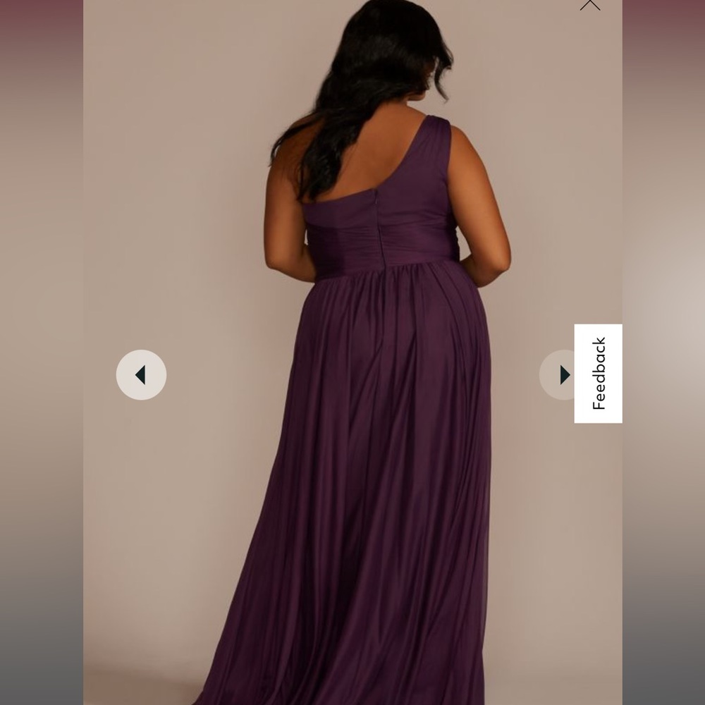 Plus bridesmaid dress. Color Plum size 20, only worn once. great condition.